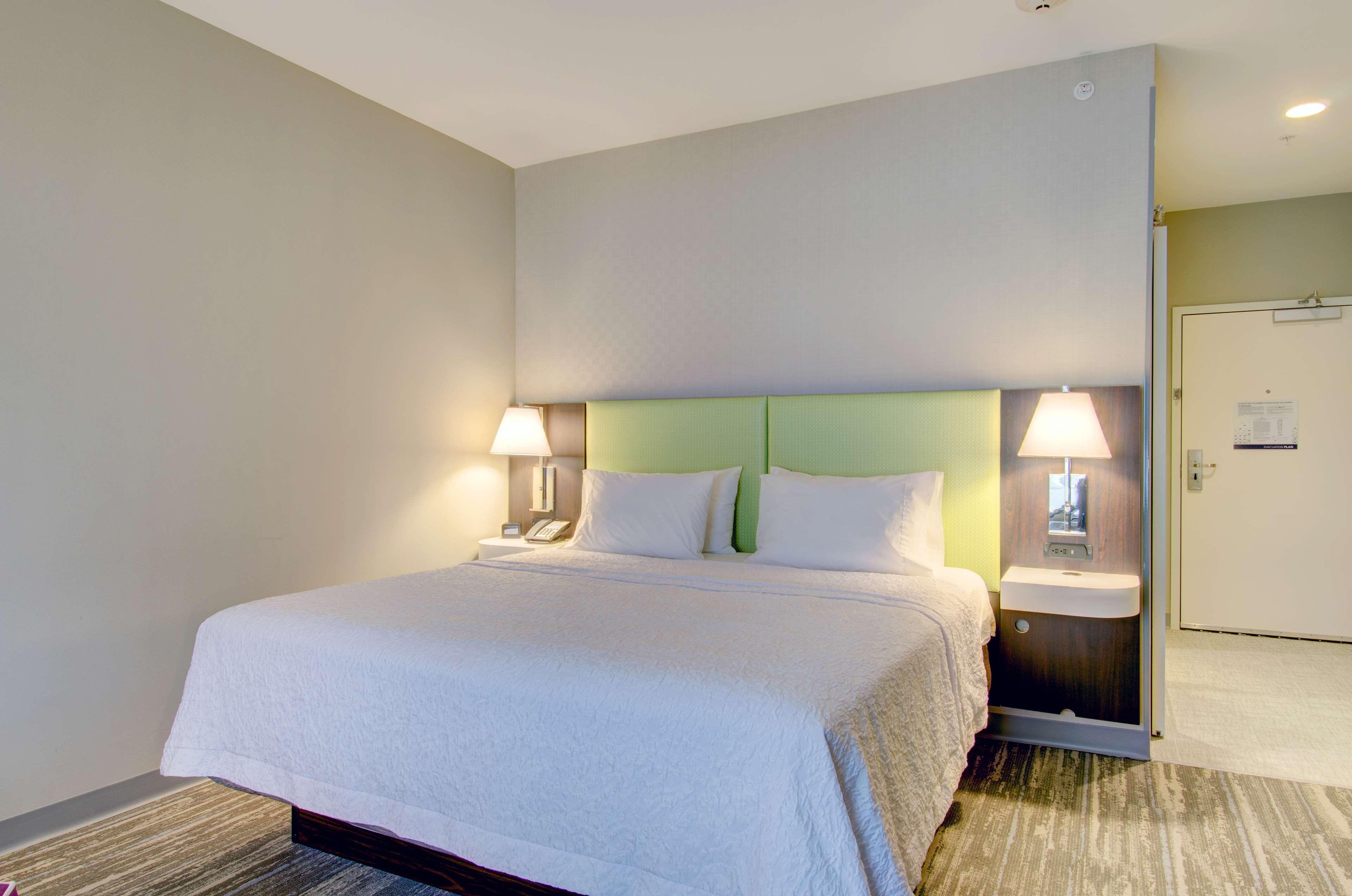 Hampton Inn & Suites Boston/Stoughton Exterior foto
